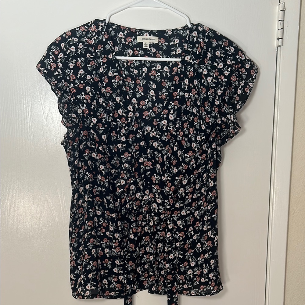 Max Studio Black Floral Women’s Top Ties In Back